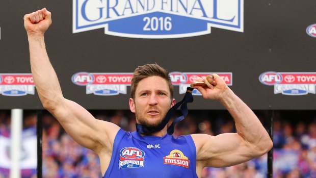 Bulldogs premiership player Matthew Boyd has re-signed with the club.