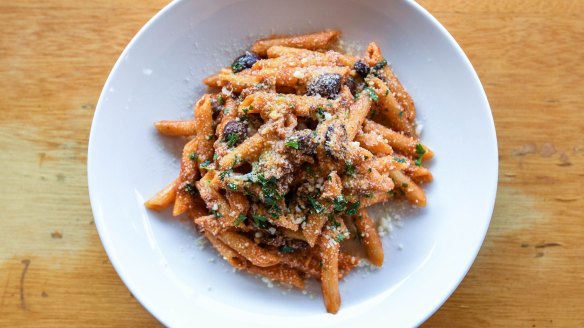 Penne puttanesca.