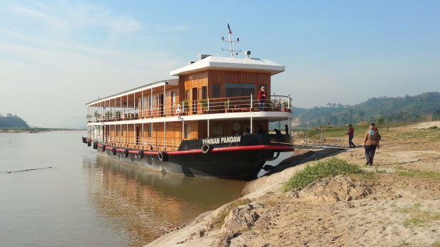 Yunnan Pandaw sails the Mekong River for Captain's Choice