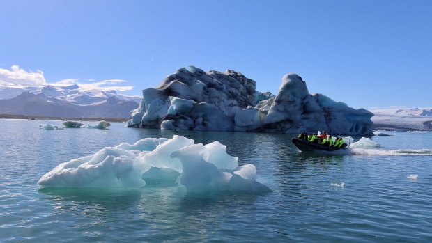Icebergs on the Jokulsarlon glacier lagoon.