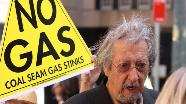 Australian actor Michael Caton supporting an anti-AGL CSG protest.