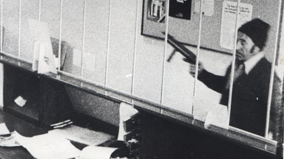 A tale of crooks, geese, turtles, a frozen canary and a mystery death