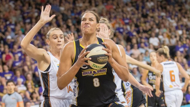 Liz Cambage posts up early in the second game of the Grand final. 