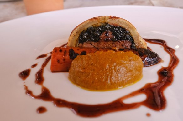 Brisket wellington is somewhere between beef wellington and French pithivier.