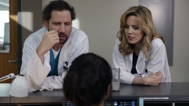 Jamie Kennedy as Dr. Callahan and Melissa George as Dr. Alex Panttiere, in Heartbeat.