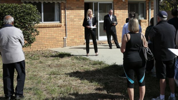 National Australia Bank says the proportion of first home buyers signing up for loans who have the backing of their family has lifted to 6.7 per cent from 4.8 per cent in 2010.