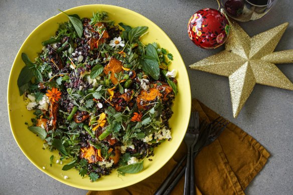 Ridiculously tasty AND ridiculously good looking: Pumpkin, green bean and black rice salad with lemon thyme dressing.