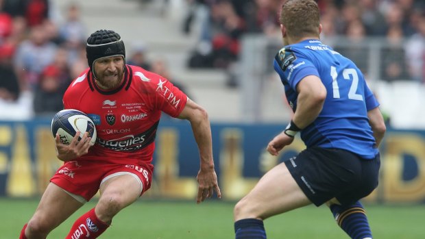 Former Wallaby, Matt Giteau, in action for Toulon.