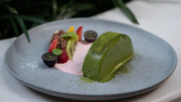 Matcha karesanui dessert.