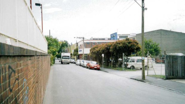 Yarra Street in 2001