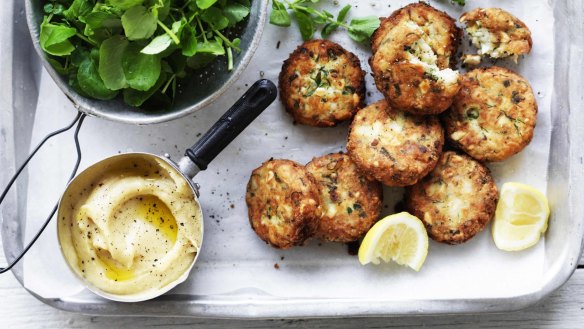 Fish cakes with dill and parsnip puree.