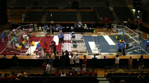 National pride put aside: Teams practice on the competition "field".