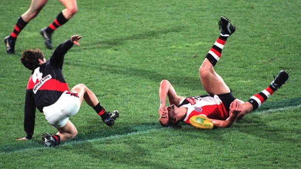 PARK 960611 JACK ATLEY 
  WANGANEEN AND LOWE  AT WAVERLY TONIGHT

ESSENDON VS ST.  KILDA