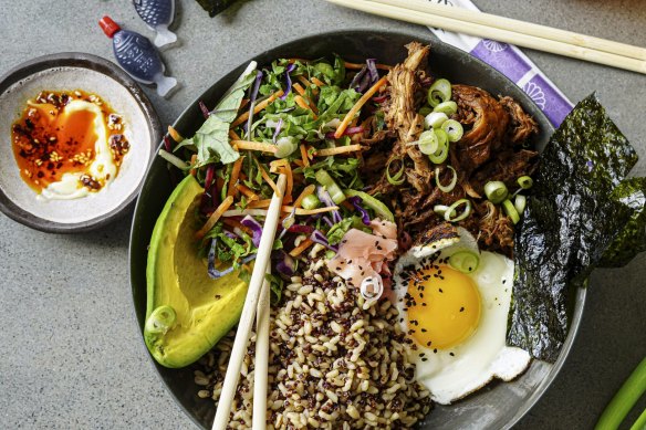 Gochujang chicken bibimbap bowl.