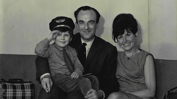 An English family reached Sydney Airport by Qantas as migrants in 1966. 