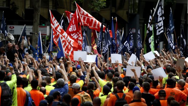 Union members out in support of CFMEU leaders.