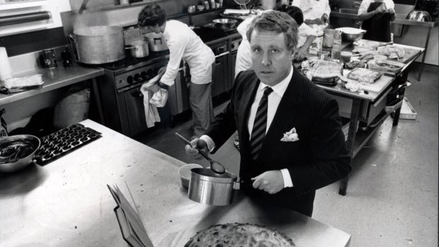Peter Rowland in his South Yarra kitchen in 1985.
