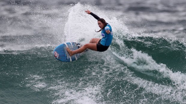 Paris Whittaker bounces off the the lip on a North Cronulla break. 