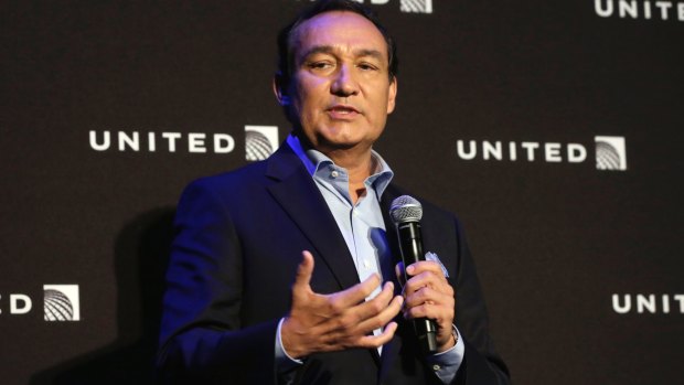 United Airlines chief executive Oscar Munoz made a meal of his apology.