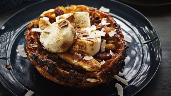 This spin on banoffee pie swaps whipped cream for toasted marshmallows.