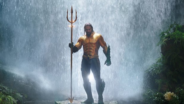 Jason Momoa stars as Arthur Curry/Aquaman in Aquaman.