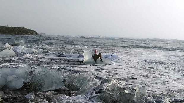 朱迪思•施特伦在冰上摆了一张照片。