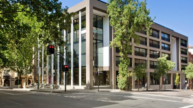 POTTS POINT $600,000: Minbur Investments Pty Ltd has sold a vacant 56sqm strata office suite at Lot 73, Post, 46a Macleay Street to Discover Property Holdings Pty Ltd. Matt Pontey, Colliers International