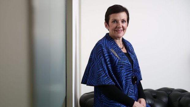 Chief executive of the Australian Chamber of Commerce and Industry Kate Carnell has called on both major political parties to think seriously about the nation's economic situation.
