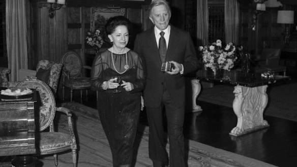 Lady Mary Fairfax and Kirk Douglas at a party given by the Fairfaxes for Kirk Douglas at Fairwater in Sydney on 16 September 1980.