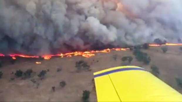 The Sir Ivan bushfire burns near Dunedoo.