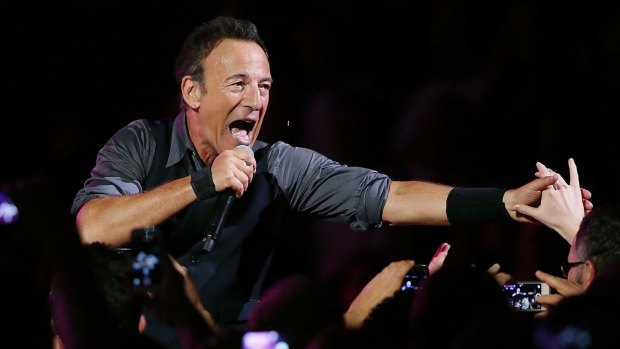Bruce Springsteen reaches out at Allphones Arena in Sydney on the 2014 tour. Will he return there in 2017?