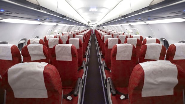 Empty seats: Do airlines cancel a flight at the very last minute if too few passengers show up?