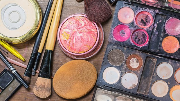 It doesn't matter if your make-up has seen better days ... taking it to your appointment will give the artist a good overview of your current routine.