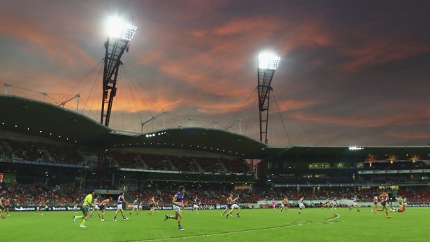 Pretty as a picture: The Giants take on the Bulldogs at Spotless Stadium.