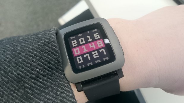 Even without the backlight on, information's easy to read in a well-lit environment. Unlike other smartwatches, Pebble Time's screen is never off.