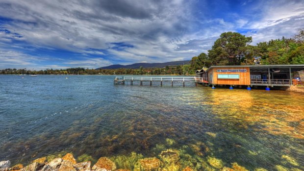 The first offshore excursion starts at the Marine Discovery Centre at Woodbridge, Bruny Island.