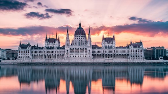 A stunning sunrise at the Hungarian Parliament.