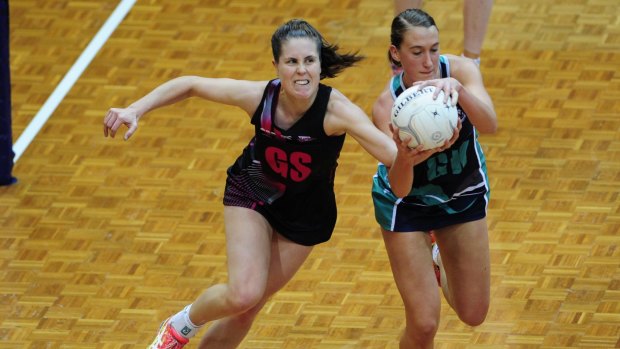 Canberra Darters player, Simone Nalder, left, and Victoria Fury player Emily Mannix in action during the 2015 Australian Netball League last year. 