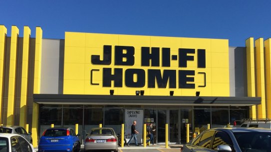 A Perth-based investor has snapped up a property leased to JB Hi-Fi at the Joondalup Large Format Retail precinct in WA for $7.5 million.