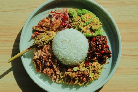 Jaen Jumah's nasi campur daging.