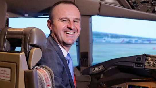 Andrew Barr will meet with the head of Singapore Airlines to bolster Canberra as a freight hub.