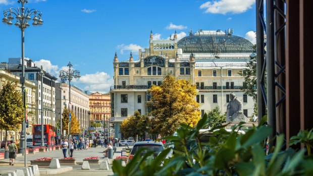 Metropol Hotel and the monument to Karl Marx.