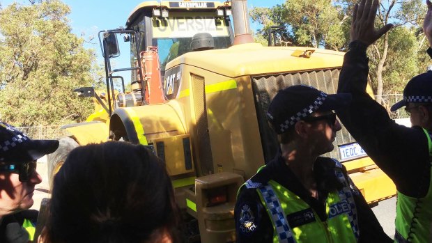 Police and protesters have clashed again at the Roe 8 project.