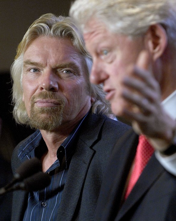 Bill clinton announes Richard Branson's 10-year pledge in 2006 to help fight global warming.