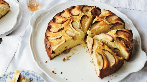 Many Tuscans eat this apple cake for breakfast or a mid-morning snack.