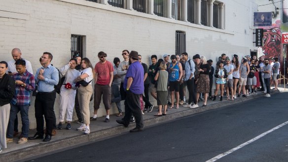 The queue for In-N-Out burgers.