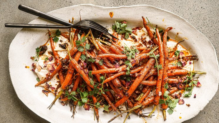 Harissa Roasted Carrots - Something Nutritious