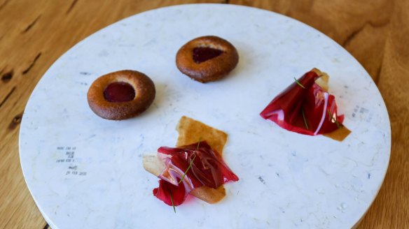 Tiger nut cakes and dried fruit leather.