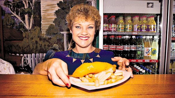 Pauline Hanson serves fish and chips at a shopping centre on the original One Nation campaign trail.