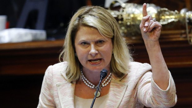 Representative Jenny Horne makes an emotional plea calling for the Confederate flag to be removed from the Capitol grounds in South Carolina.